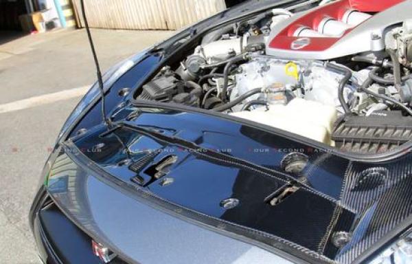 GT-R35 Carbon engine bay cover kit